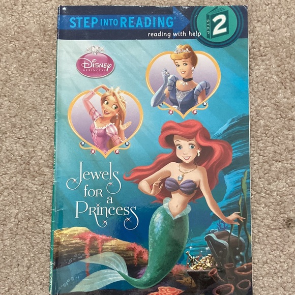 EIGHT Disney & Barbie Books - Picture 4 of 10